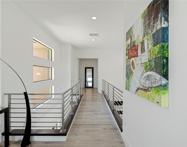 47 Pristine Glen Street - Photo Thumbnail 19