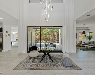 47 Pristine Glen Street - Photo Thumbnail 4