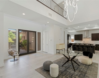 47 Pristine Glen Street - Photo Thumbnail 3