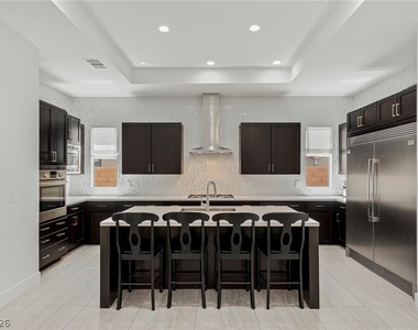 47 Pristine Glen Street - Photo Thumbnail 8
