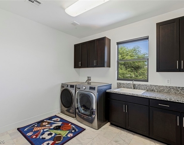 47 Pristine Glen Street - Photo Thumbnail 23