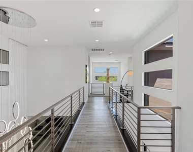 47 Pristine Glen Street - Photo Thumbnail 20