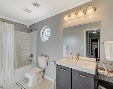 2064 Waverly Circle - Photo Thumbnail 32