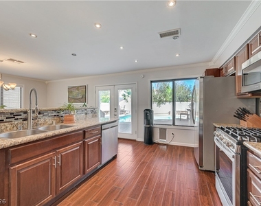2064 Waverly Circle - Photo Thumbnail 14