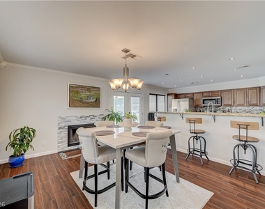 2064 Waverly Circle - Photo Thumbnail 20
