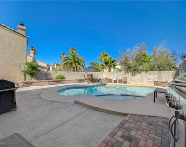2064 Waverly Circle - Photo Thumbnail 41