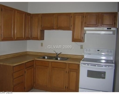 211 Zinc Street - Photo Thumbnail 3