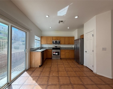 10541 Kivas Court - Photo Thumbnail 5