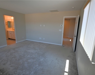 10205 Starlit Canyon Court - Photo Thumbnail 15