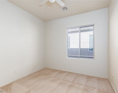 10991 Pumpkin Ridge Avenue - Photo Thumbnail 15