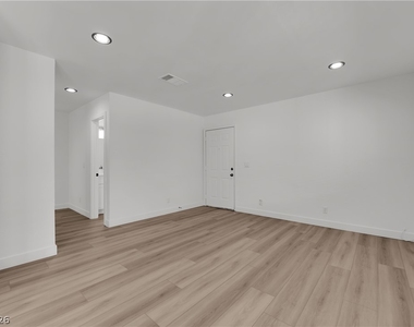 3100 Chadford Place - Photo Thumbnail 9