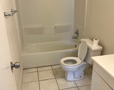 2710 Eldora Circle - Photo Thumbnail 4
