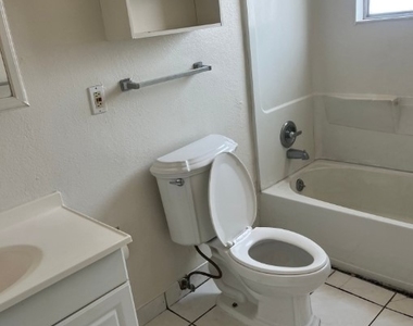 2710 Eldora Circle - Photo Thumbnail 3