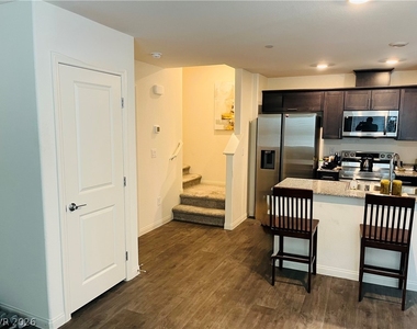 2742 Matador Red Avenue - Photo Thumbnail 4
