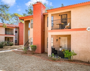 5576 W Rochelle Avenue - Photo Thumbnail 30