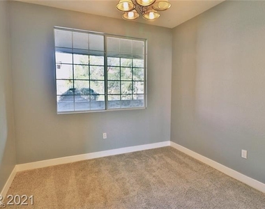 9901 Trailwood Drive - Photo Thumbnail 5