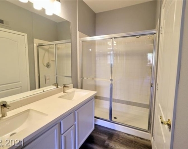 9901 Trailwood Drive - Photo Thumbnail 4