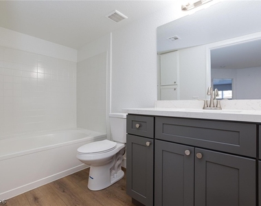 5055 W Hacienda Avenue - Photo Thumbnail 21