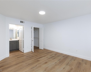 5055 W Hacienda Avenue - Photo Thumbnail 18
