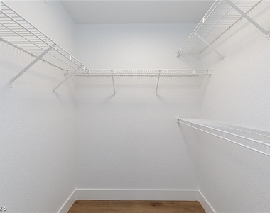 5055 W Hacienda Avenue - Photo Thumbnail 19
