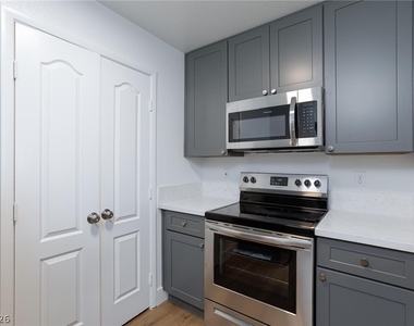 5055 W Hacienda Avenue - Photo Thumbnail 14