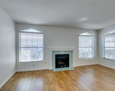2838 Dawn Crossing Drive - Photo Thumbnail 7