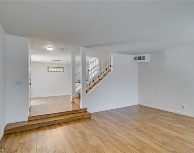 2838 Dawn Crossing Drive - Photo Thumbnail 6