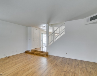 2838 Dawn Crossing Drive - Photo Thumbnail 11