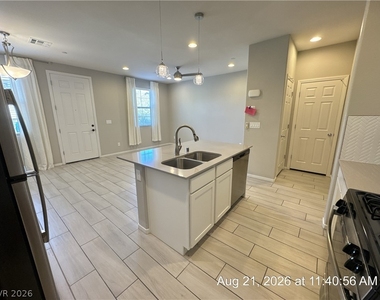 720 Sleeping City Avenue - Photo Thumbnail 6