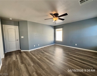 5204 Iron Crossing Avenue - Photo Thumbnail 16