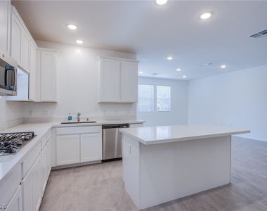 2555 Hampton Road - Photo Thumbnail 8