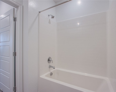 2555 Hampton Road - Photo Thumbnail 16