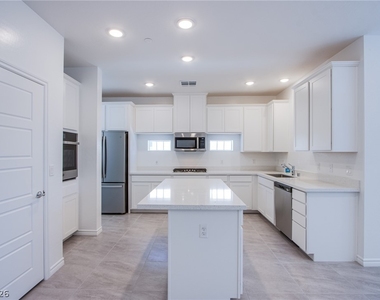 2555 Hampton Road - Photo Thumbnail 9