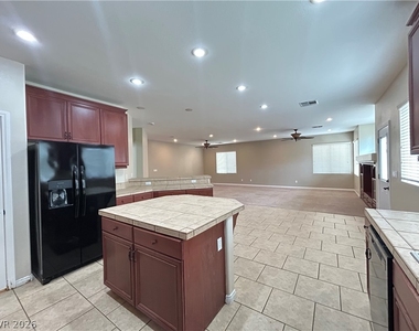 7816 Brookfield Cove Avenue - Photo Thumbnail 6