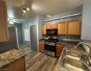 2562 Land Rush Drive - Photo Thumbnail 16