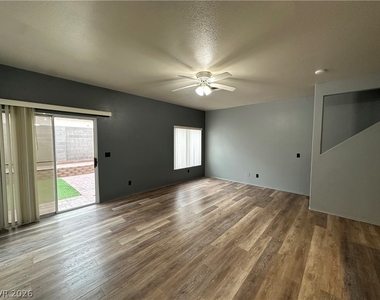 2562 Land Rush Drive - Photo Thumbnail 17
