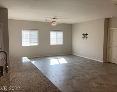 7914 Pearly Court - Photo Thumbnail 13