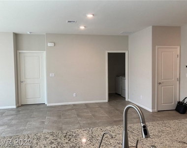 7914 Pearly Court - Photo Thumbnail 8