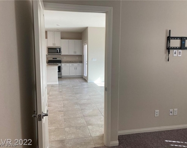 7914 Pearly Court - Photo Thumbnail 14