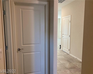 7914 Pearly Court - Photo Thumbnail 15