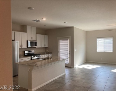 7914 Pearly Court - Photo Thumbnail 6