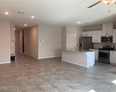 7914 Pearly Court - Photo Thumbnail 7