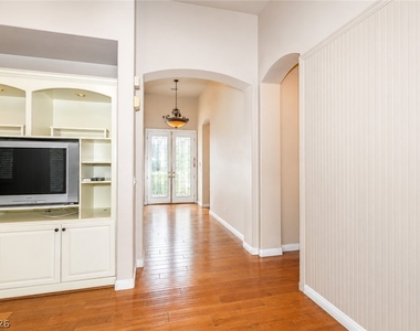 2215 Scarlet Rose Drive - Photo Thumbnail 7