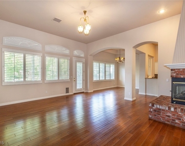 2215 Scarlet Rose Drive - Photo Thumbnail 9