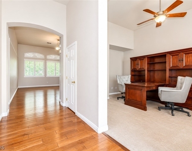 2215 Scarlet Rose Drive - Photo Thumbnail 6
