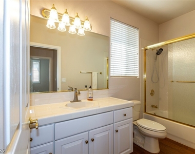 2215 Scarlet Rose Drive - Photo Thumbnail 34