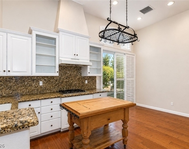 2215 Scarlet Rose Drive - Photo Thumbnail 14