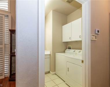 2215 Scarlet Rose Drive - Photo Thumbnail 16