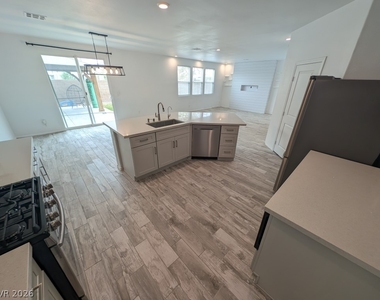 10282 Massachusetts Lane - Photo Thumbnail 9