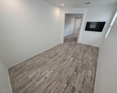 10282 Massachusetts Lane - Photo Thumbnail 2